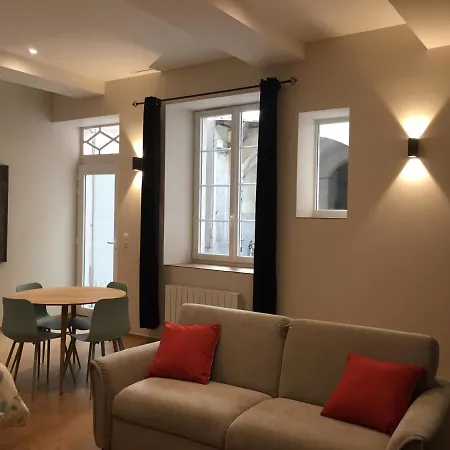 Apartment Ancien Couvent Dans Le Centre Historique De Valence *