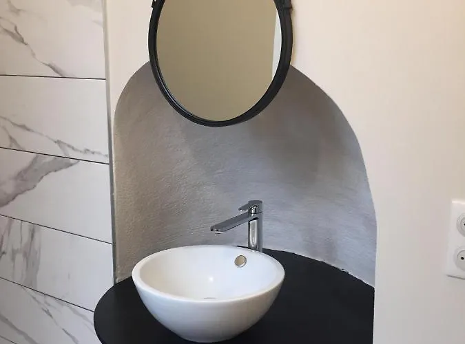 Ancien Couvent Dans Le Centre Historique De Valence Apartment *