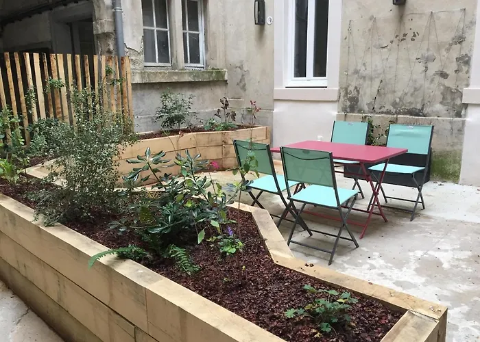 Apartment Ancien Couvent Dans Le Centre Historique De Valence *